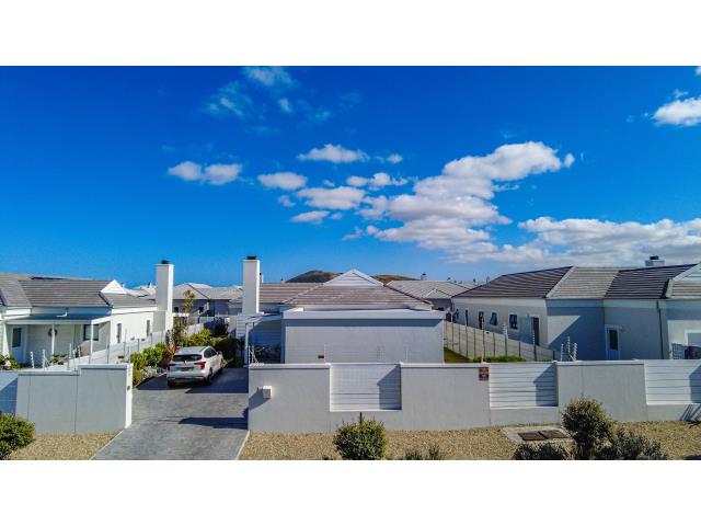 3 Bedroom House for sale in Sunningdale