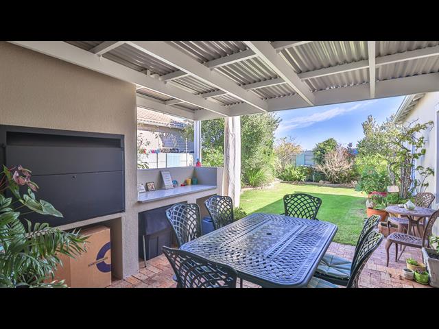 4 Bedroom House for sale in Sunningdale