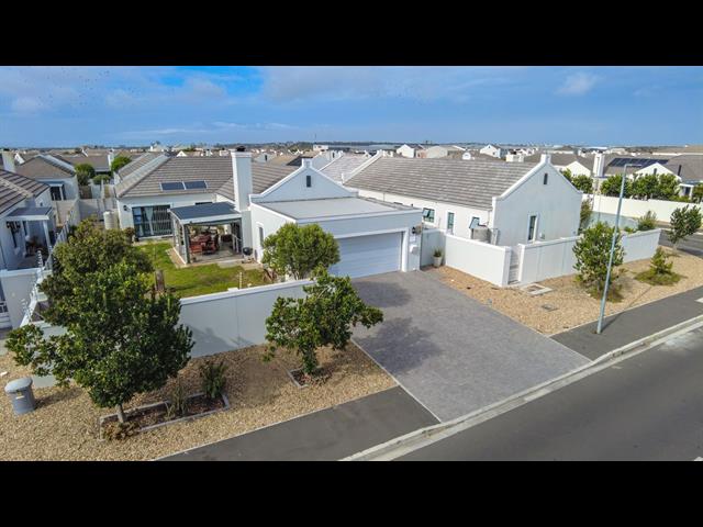 3 Bedroom House for sale in Sunningdale