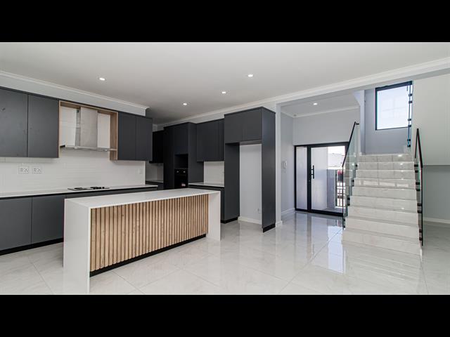 4 Bedroom House for sale in Sandown