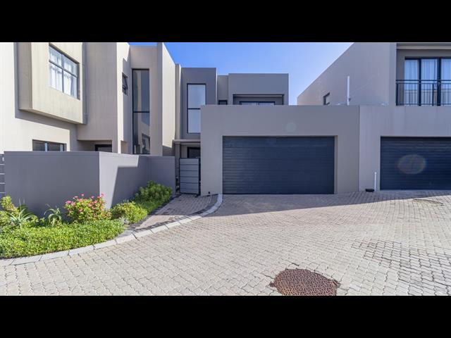 3 Bedroom House for sale in Parklands North