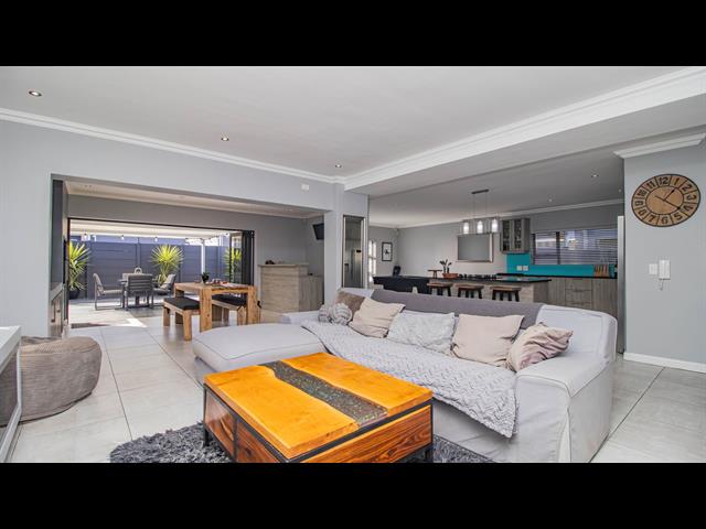 3 Bedroom House for sale in Parklands North