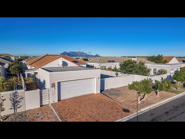 3 Bedroom House for sale in Sunningdale