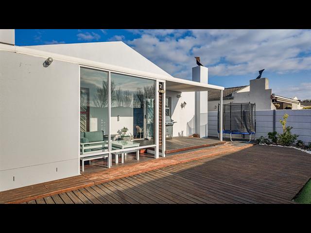 2 Bedroom House for sale in Sunningdale