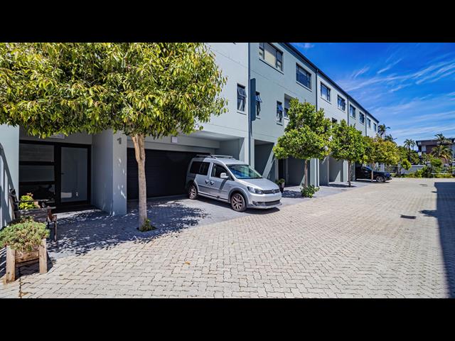 5 Bedroom House for sale in Royal Ascot