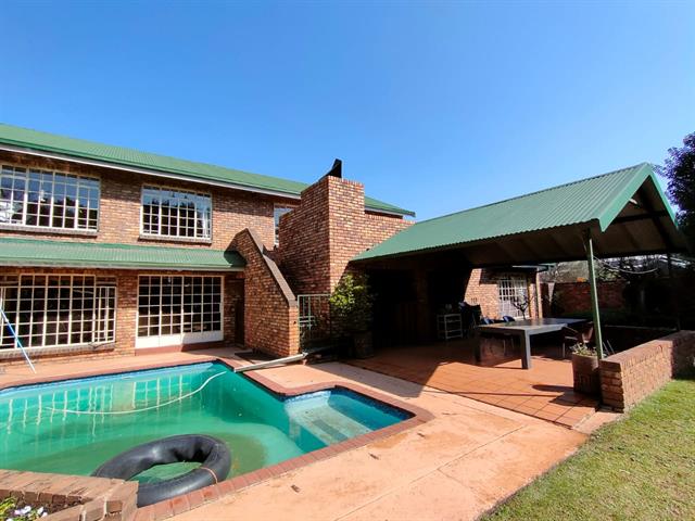 7 Bedroom House for sale in Groenkol