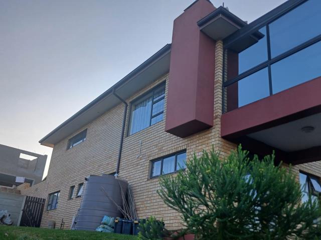 3 Bedroom House for sale in Seemeeu Park