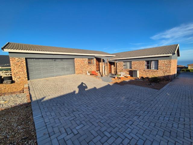 4 Bedroom House for sale in Dana Bay