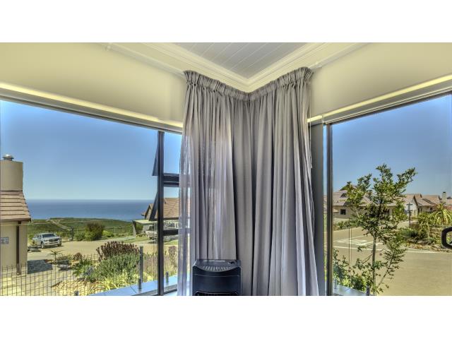  for sale in Paradise Coast