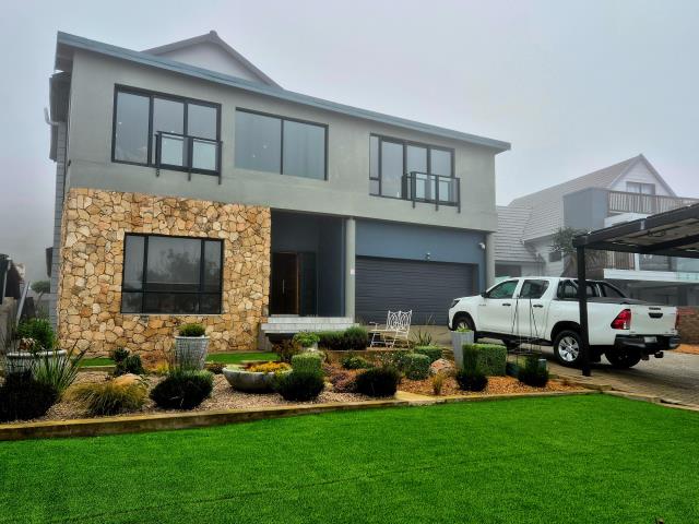 4 Bedroom House for sale in Dana Bay