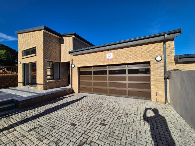 3 Bedroom House for sale in Dana Bay