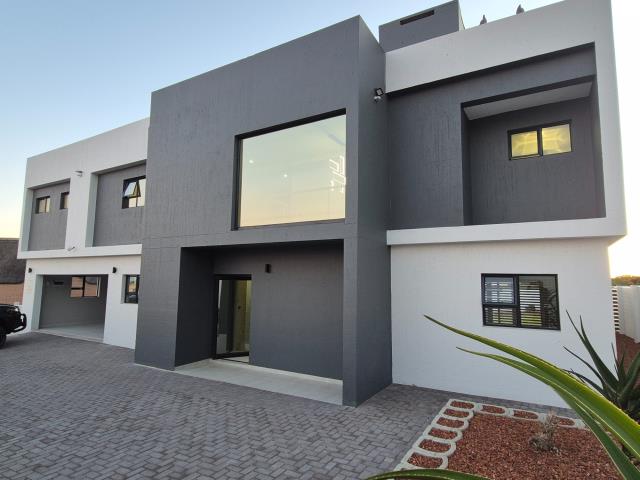 4 Bedroom House for sale in Dana Bay