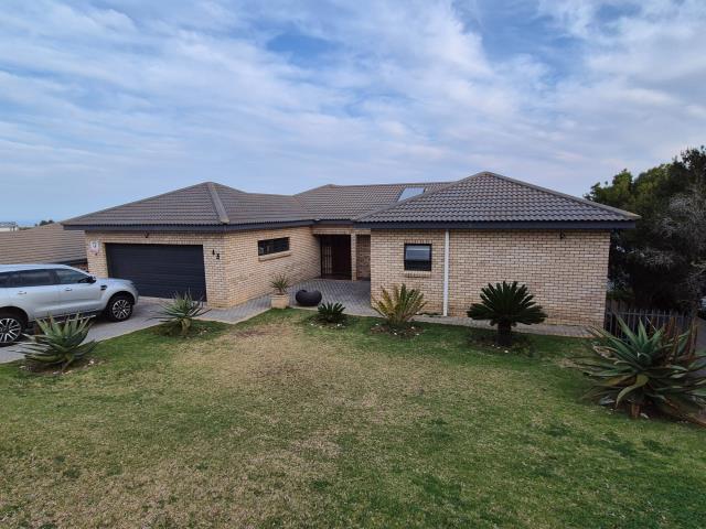 5 Bedroom House for sale in Dana Bay