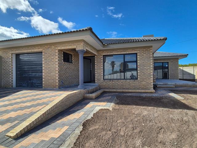 2 Bedroom House for sale in Dana Bay