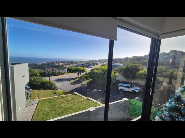 4 Bedroom House for sale in Dana Bay