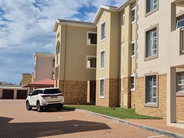 3 Bedroom Apartment for sale in Hartenbos Central