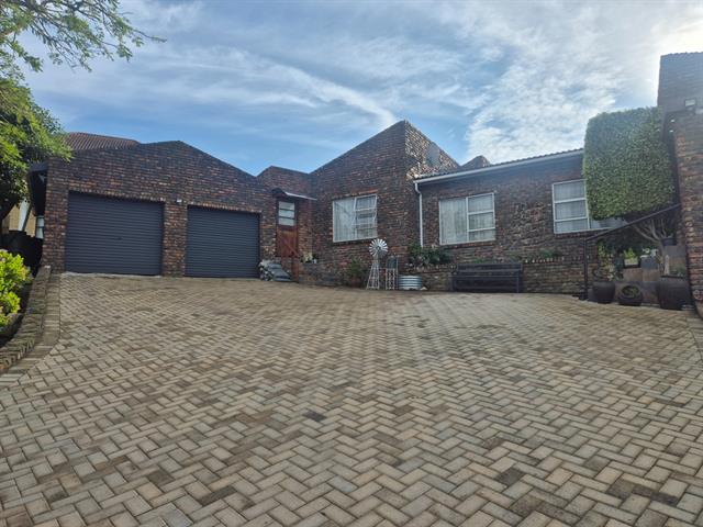 4 Bedroom House for sale in Dana Bay
