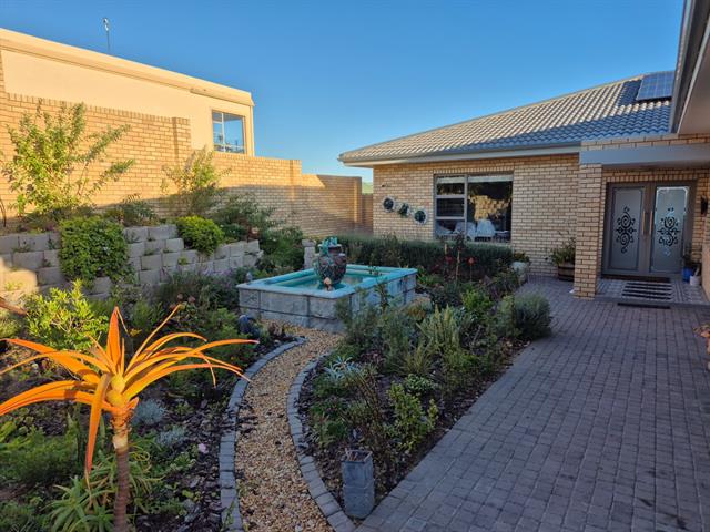 3 Bedroom House for sale in Dana Bay