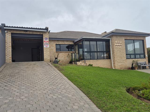 3 Bedroom House for sale in Dana Bay