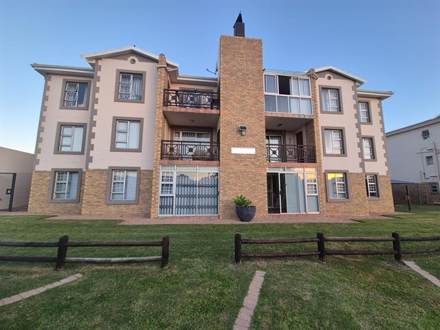 3 Bedroom Apartment for sale in Hartenbos Central