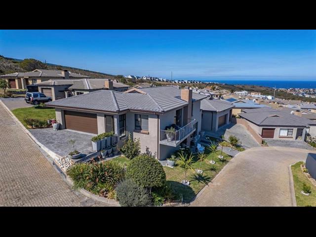 4 Bedroom House for sale in Seemeeu Park