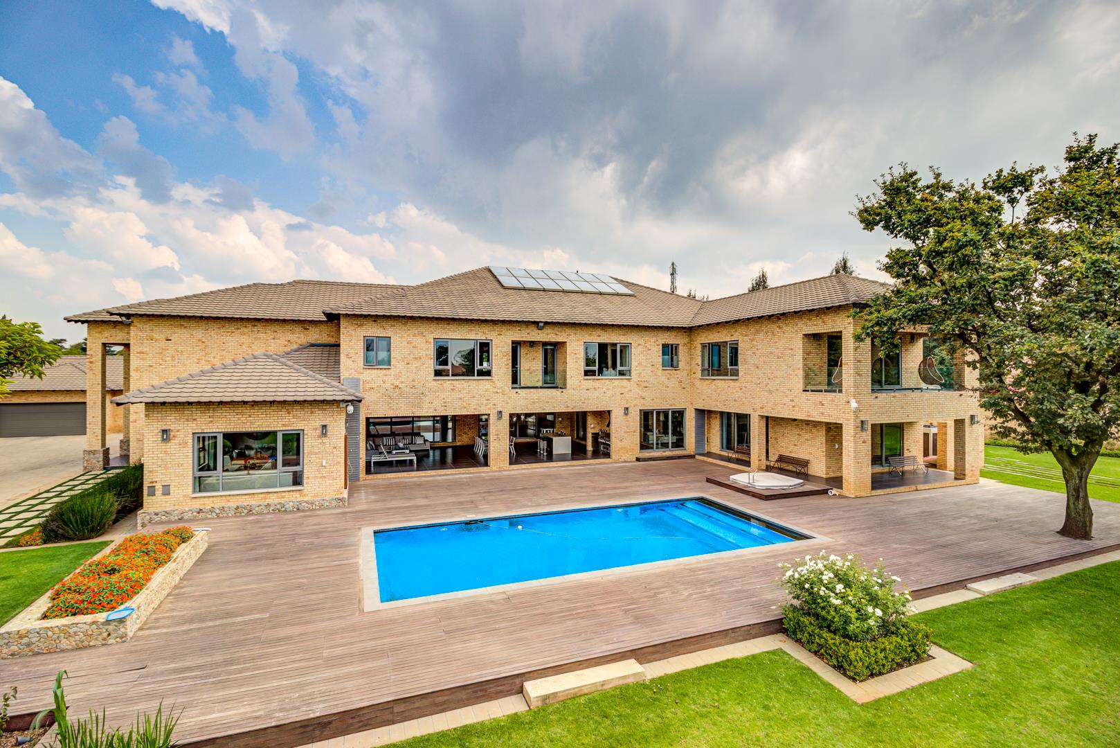 4 Bedroom House For Sale in Benoni AH RE/MAX™ of Southern Africa