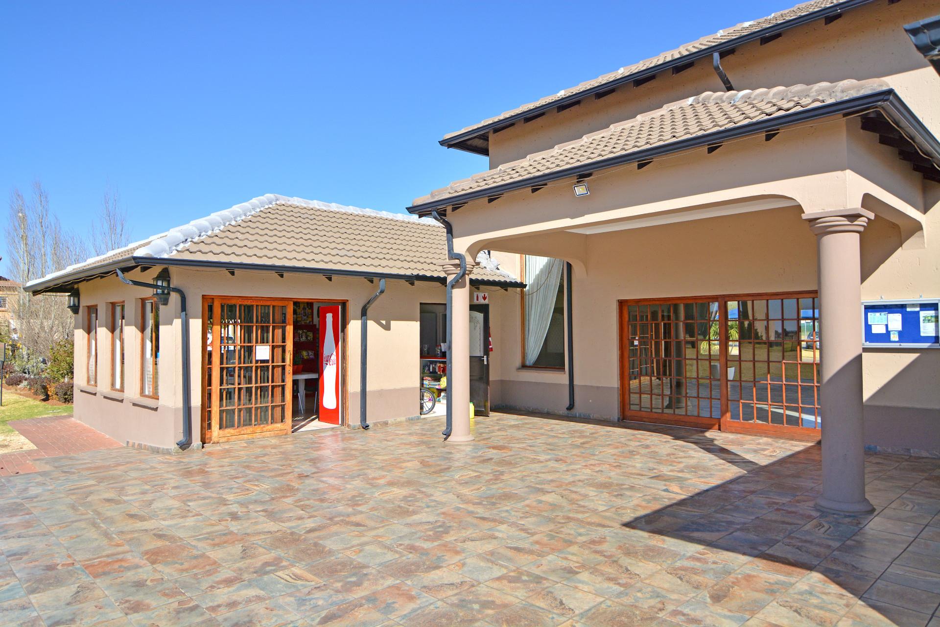 3 Bedroom Townhouse For Sale in Parkrand RE/MAX™ of Southern Africa