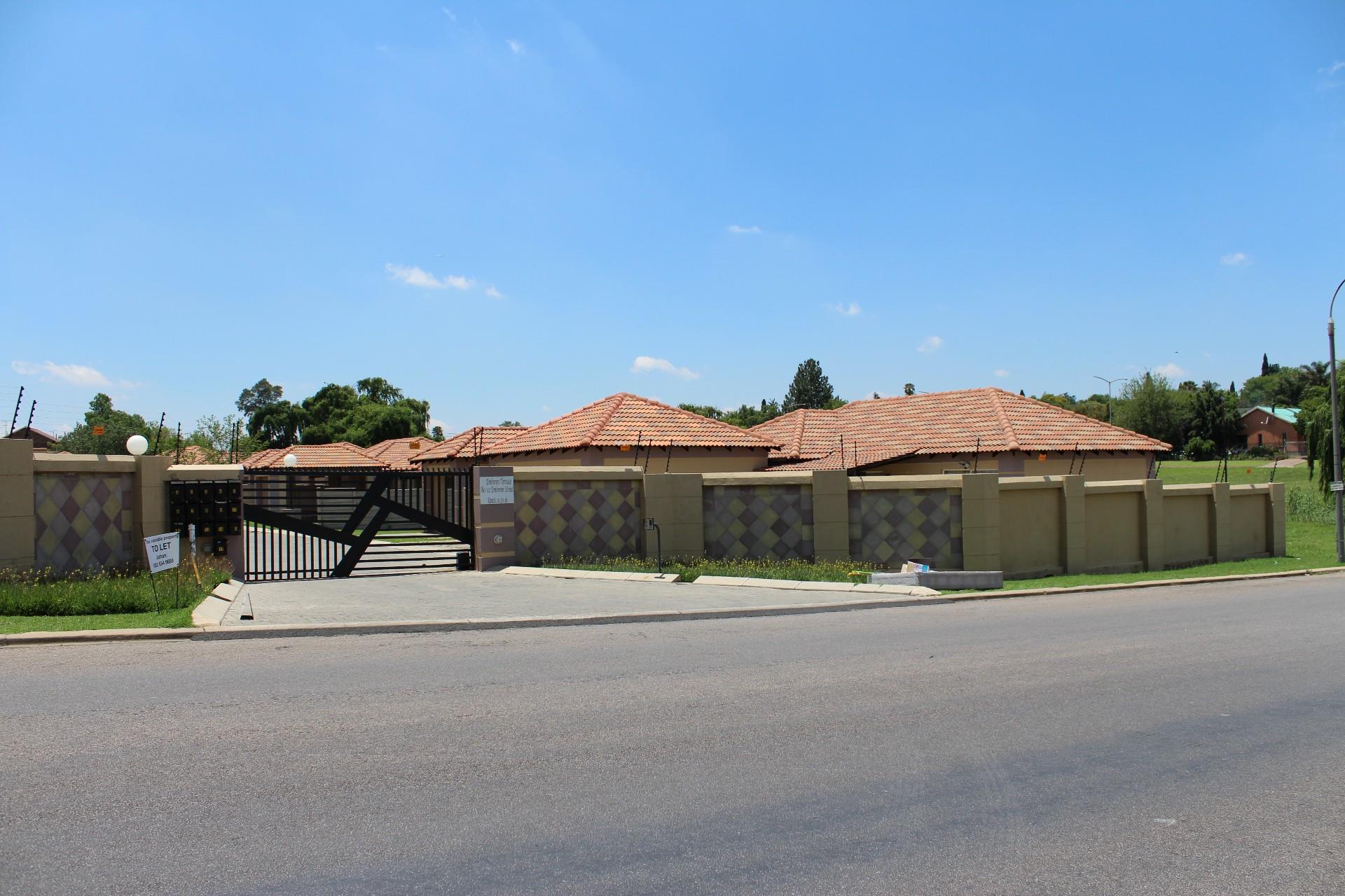 3 Bedroom House For Sale in Birchleigh North | RE/MAX™ of Southern Africa