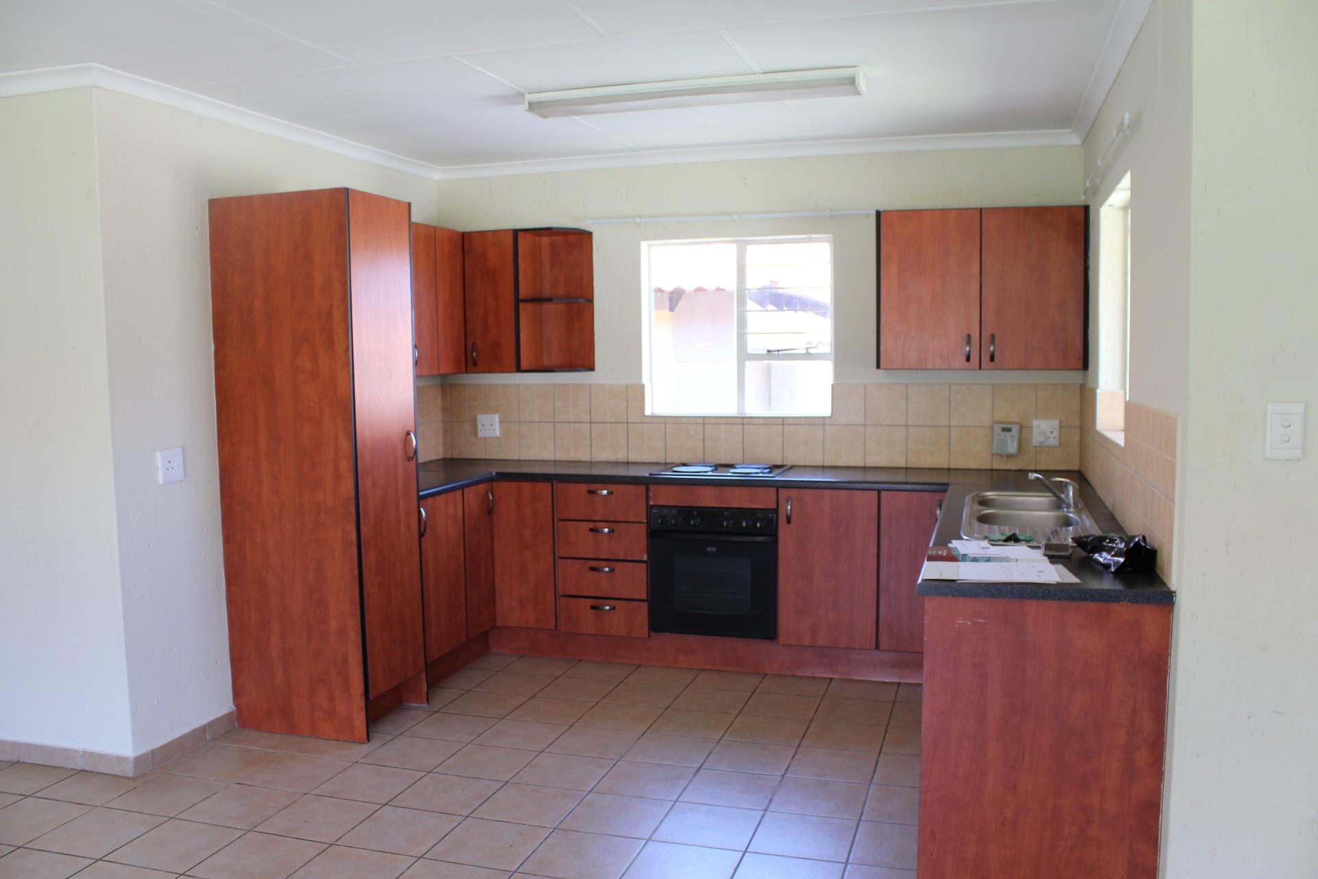 3 Bedroom House For Sale in Birchleigh North | RE/MAX™ of Southern Africa