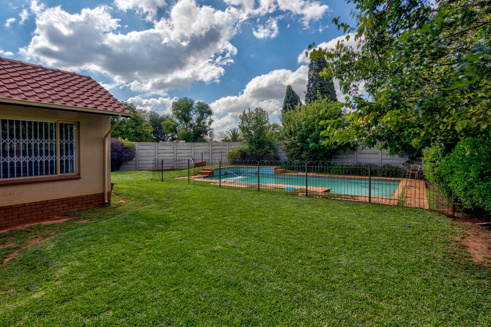 3 Bedroom House For Sale in Birch Acres RE/MAX™ of Southern Africa