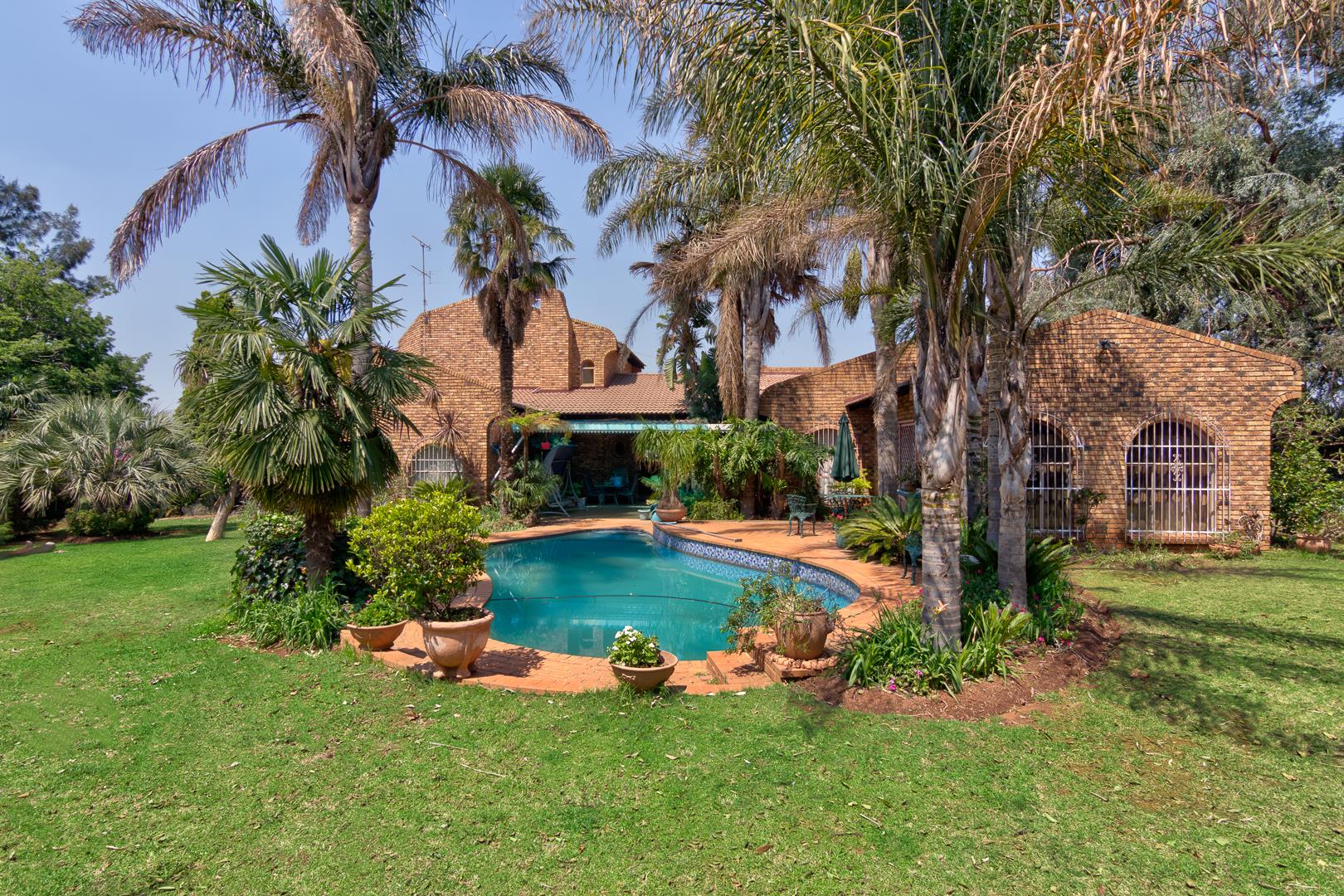 3 Bedroom House For Sale in Benoni Small Farms RE/MAX™ of Southern Africa