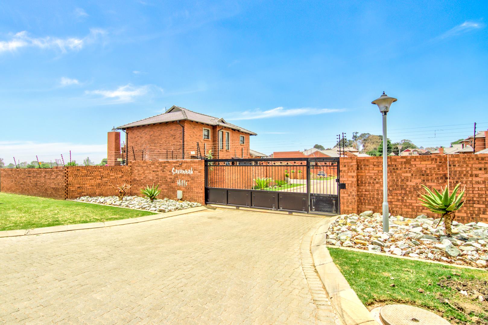 3 Bedroom House For Sale in Pomona RE/MAX™ of Southern Africa