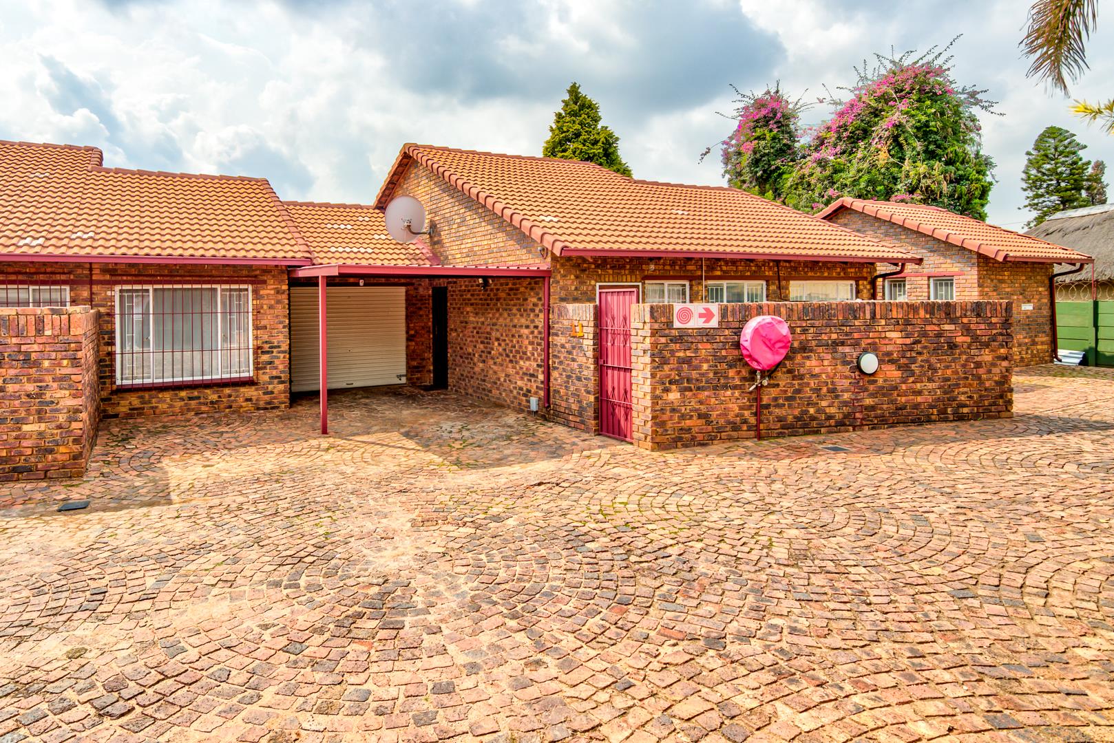 Property and houses for sale in Birch Acres, Kempton Park RE/MAX of