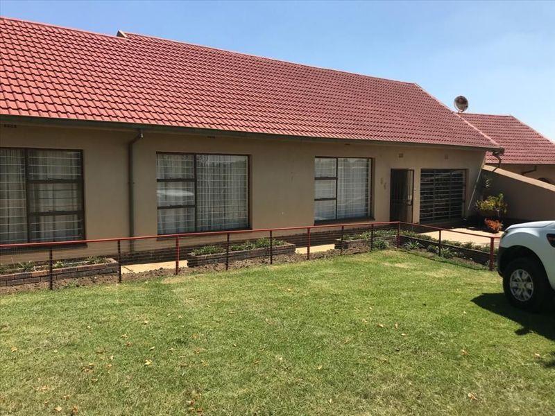 4 Bedroom House For Sale in Benoni AH RE/MAX™ of Southern Africa