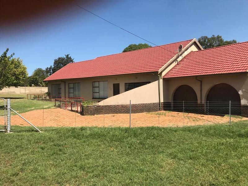 4 Bedroom House For Sale in Benoni AH RE/MAX™ of Southern Africa