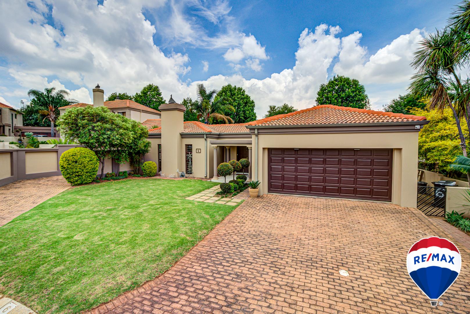 3 Bedroom House For Sale in Glen Erasmia RE/MAX™ of Southern Africa