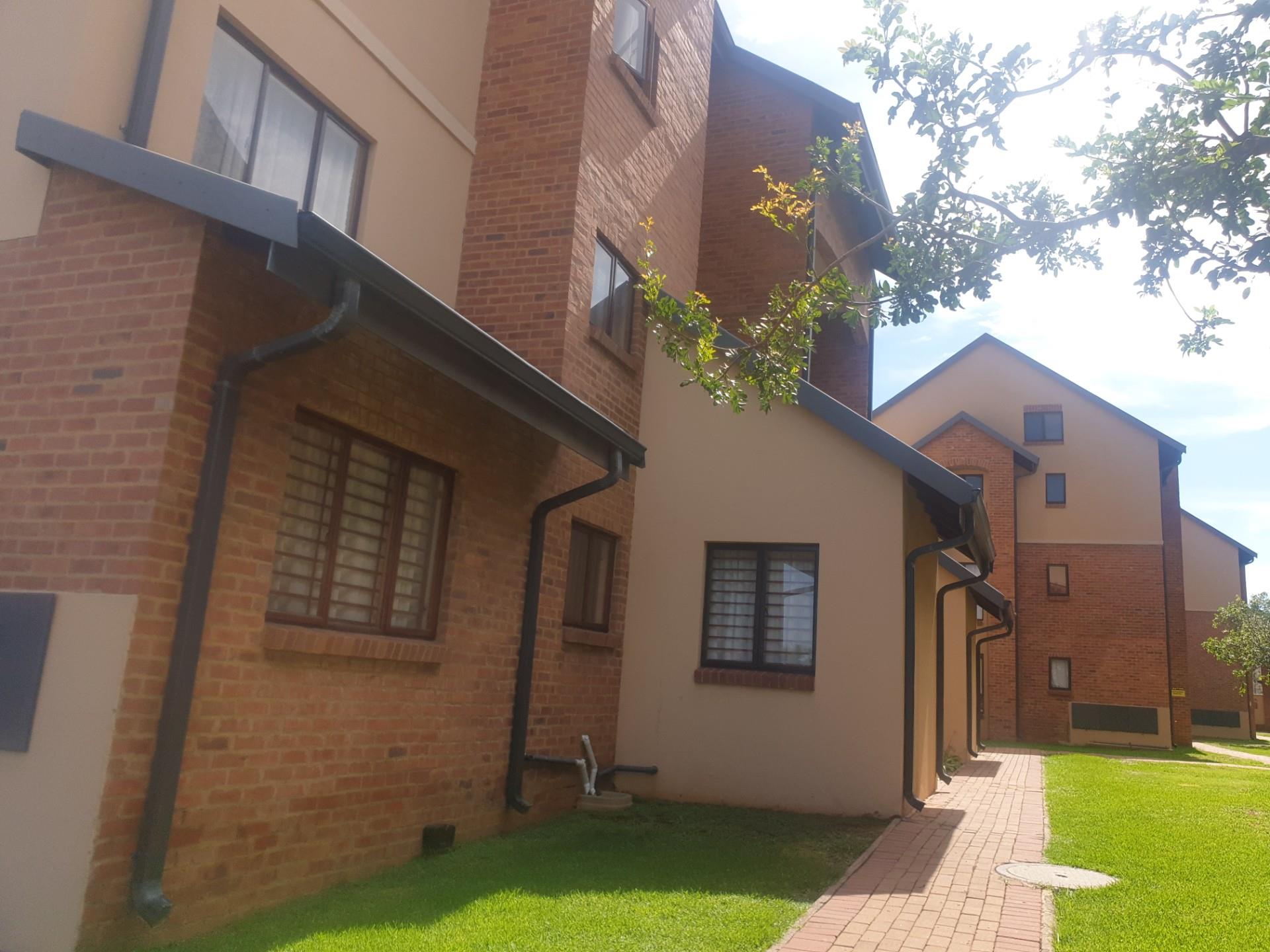 3 Bedroom House For Sale in Halfway Gardens RE/MAX™ of Southern Africa