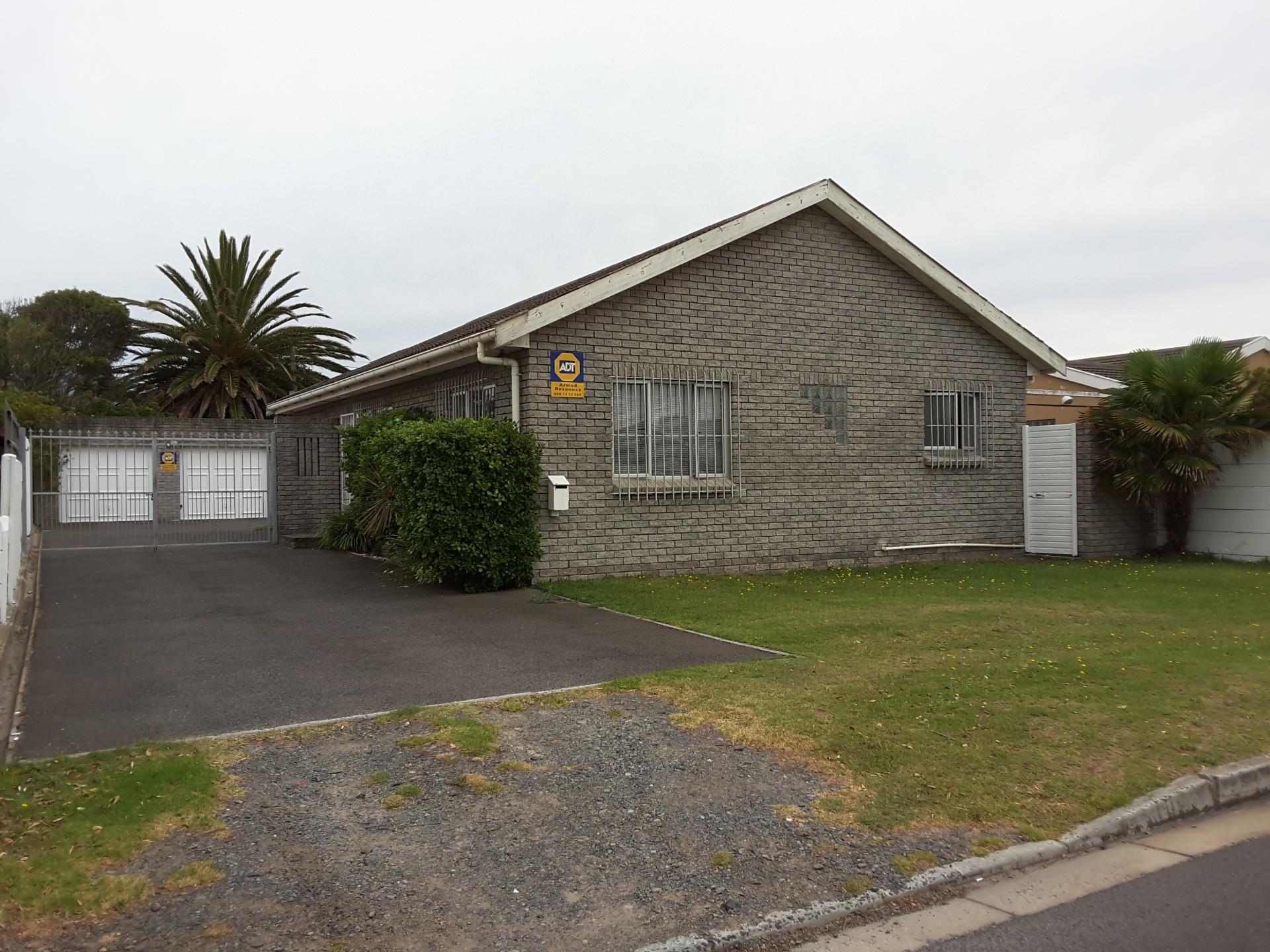 Property for sale in Grassy Park RE/MAX™ of Southern Africa