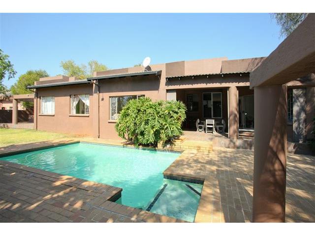 Property and Houses For Sale in Little Falls, Roodepoort | RE/MAX