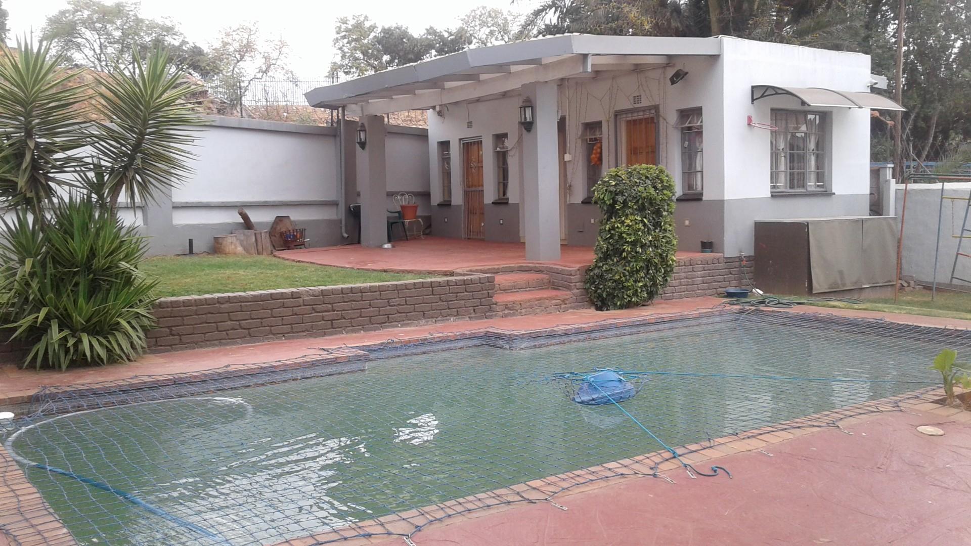 3 Bedroom House For Sale in Sophiatown RE/MAX™ of Southern Africa