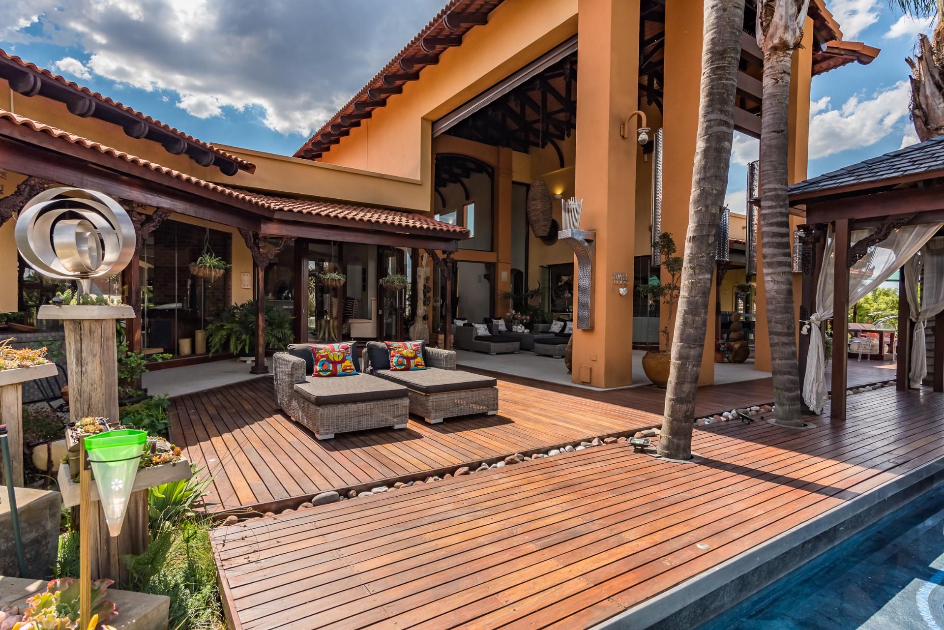 5 Bedroom House For Sale in Eagle Canyon Golf Estate RE/MAX™ of