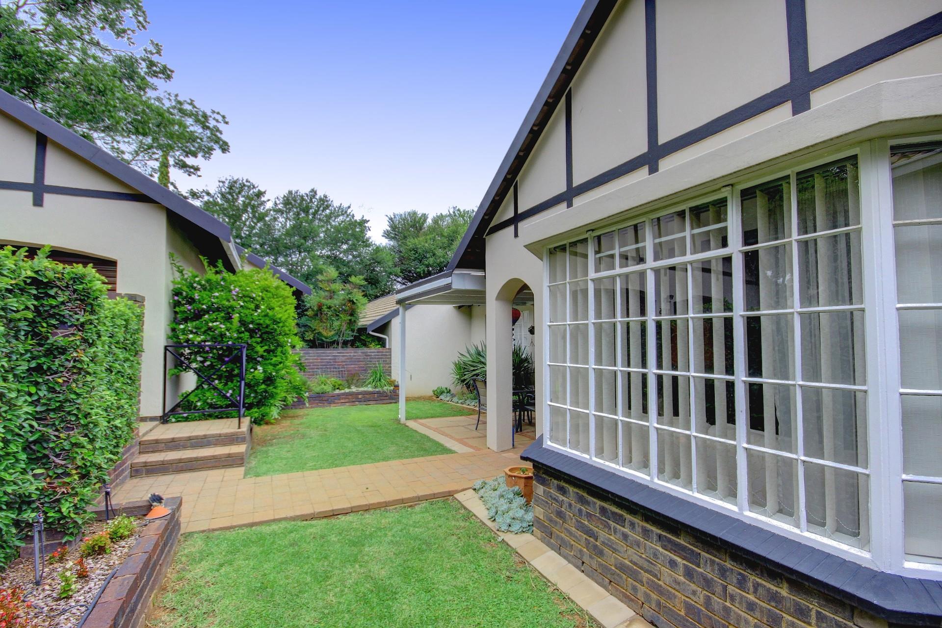 3 Bedroom House For Sale in Weltevreden Park RE/MAX™ of Southern Africa