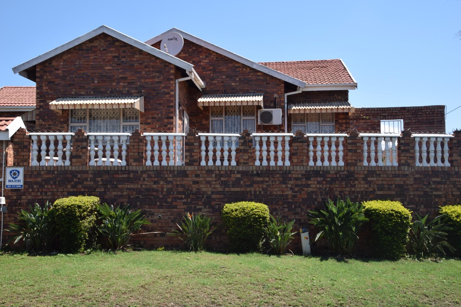 4 Bedroom House For Sale in Kenville RE/MAX™ of Southern Africa