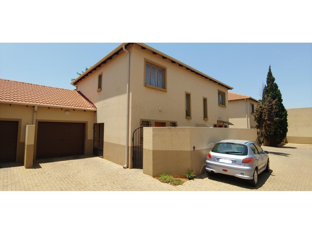 3 bed Duplex For Sale in Wolmer - Lorna Real Estate - Pretoria