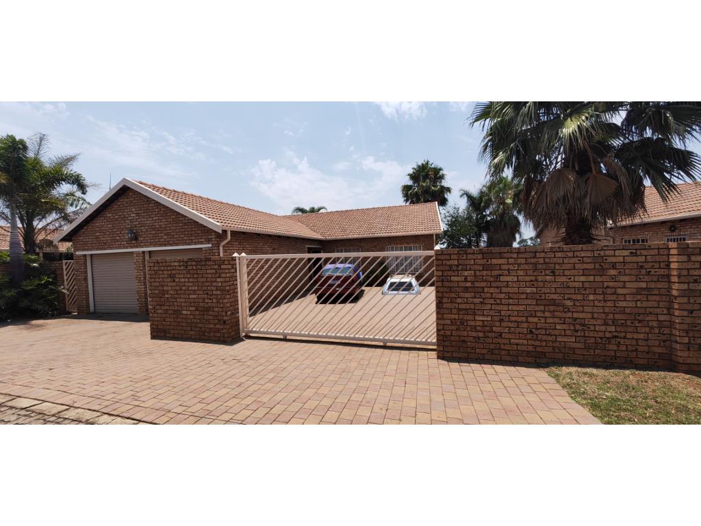 3 bed House For Sale in Theresapark Lorna Real Estate Pretoria