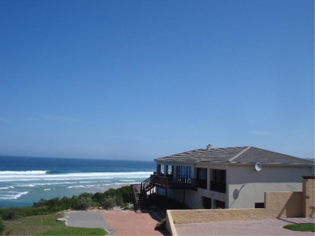 5 bed House To Rent in Oyster Bay - Oesterbaai Eiendomme - Oesterbaai