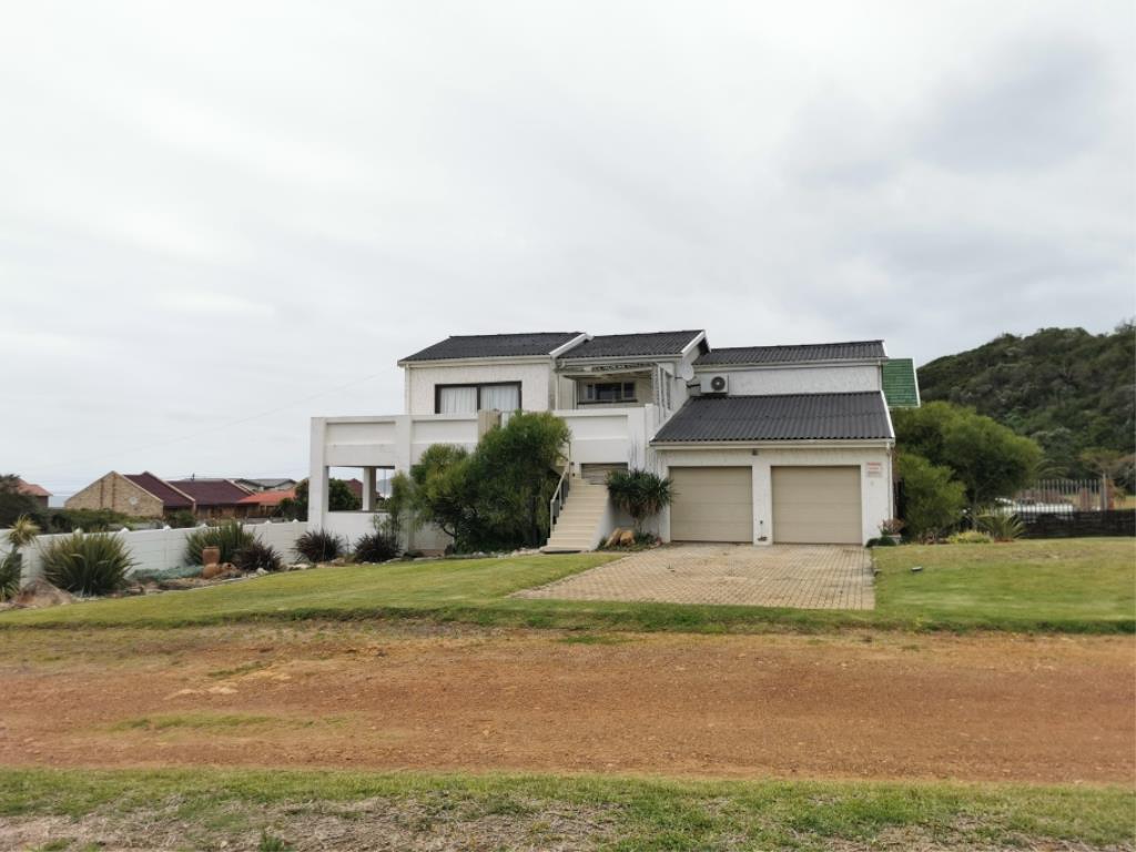 3 bed House For Sale in Oyster Bay Oesterbaai Eiendomme Oesterbaai