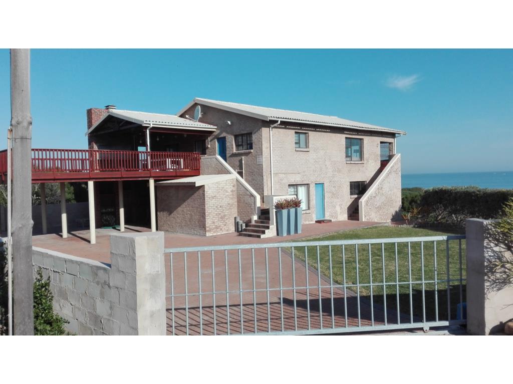4 bed House To Rent in Oyster Bay Oesterbaai Eiendomme Oesterbaai