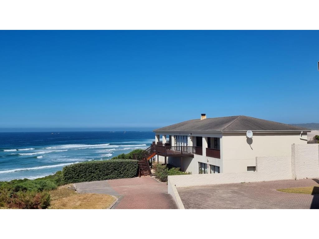 5 bed House To Rent in Oyster Bay - Oesterbaai Eiendomme - Oesterbaai