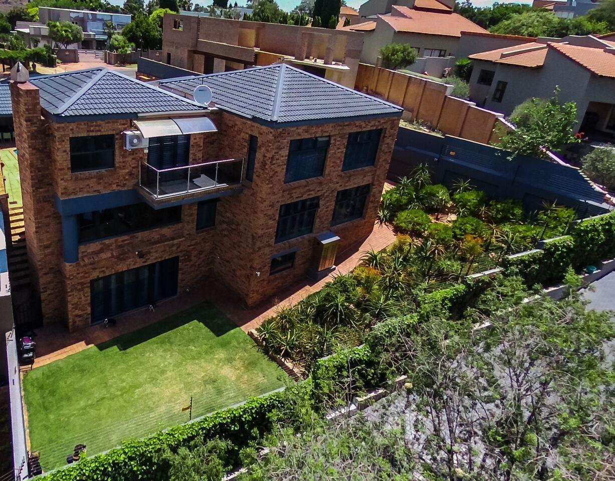 4 Bedroom House For Sale in Northcliff RE/MAX™ of Southern Africa